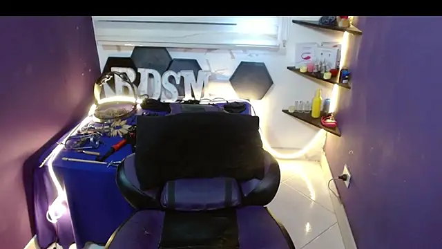 Alexa_Slavehot777's cam snapshot