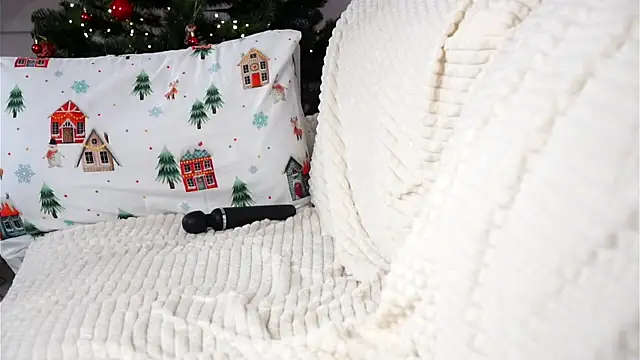 SunnivaCovil live sex cam