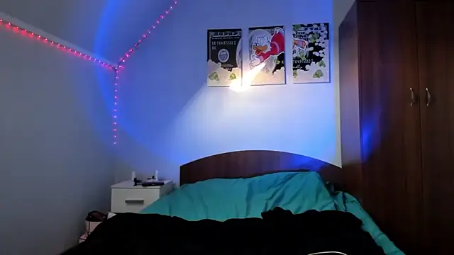 tinyglow's cam snapshot