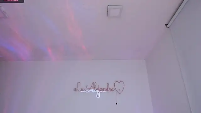 alee_lenoxx live sex cam