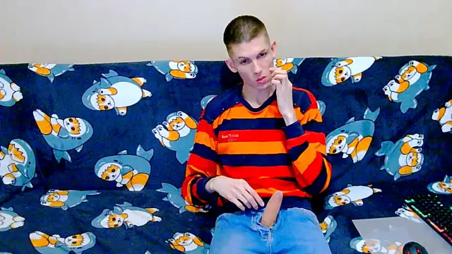Lester_Broo live sex cam