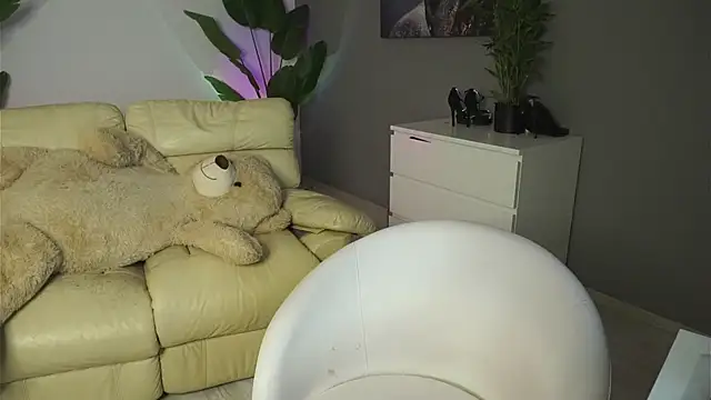 SweetBlondy35 live sex cam