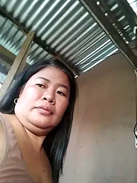 Lovelywoman43 live sex cam