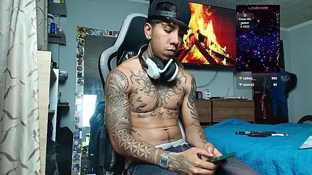 Nickhot0609 live sex cam