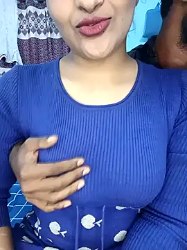 RomanticCouple432's cam snapshot