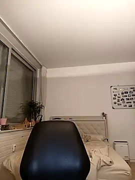 MilitaireDom's cam snapshot