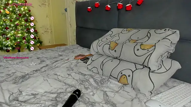 DiaDavidson's cam snapshot