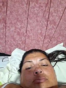 chubby_sexy_big_tits's cam snapshot