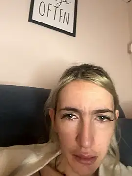 BarbieBlondieGirl live sex cam