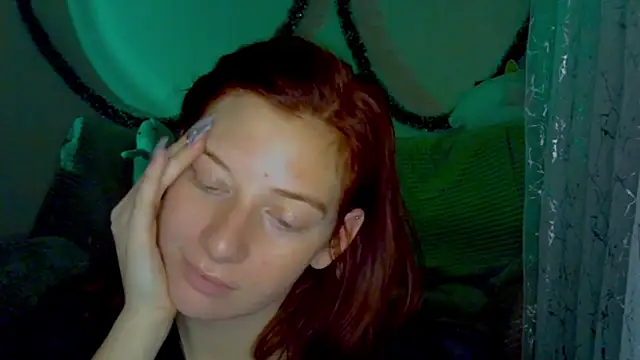 Lily_Ember's cam snapshot