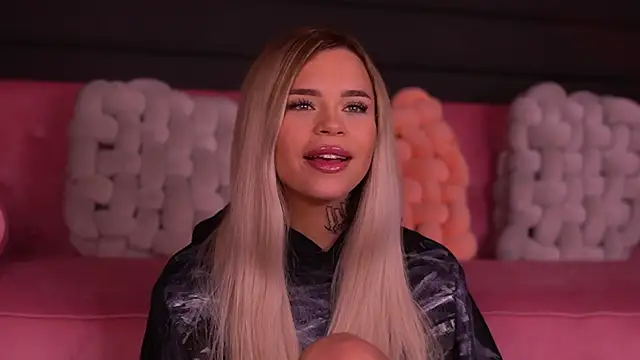 NickyBenz live sex cam