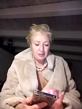 divinaerotica's cam snapshot