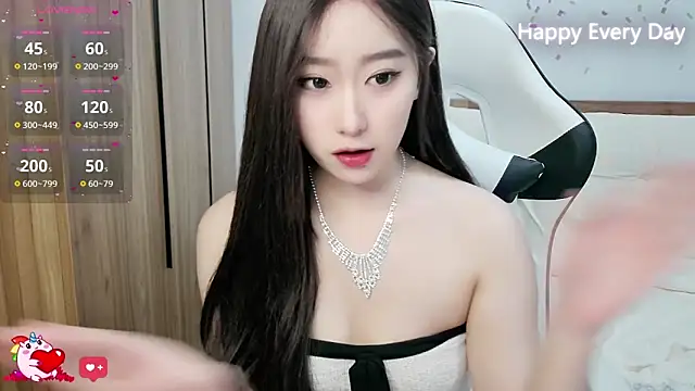 Gloomy_naomimisora live sex cam