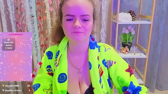 Luisa_Rosee's cam snapshot