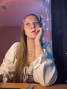 nelli_lux_'s cam snapshot