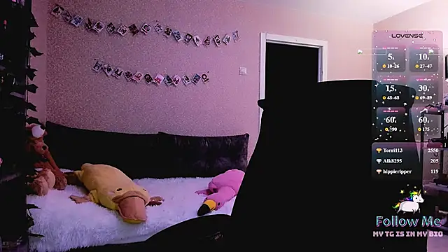 NaniMoore live sex cam