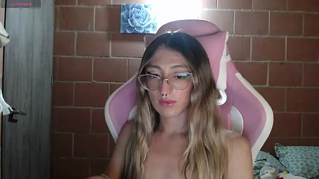 Andrea_camilaaa live sex cam