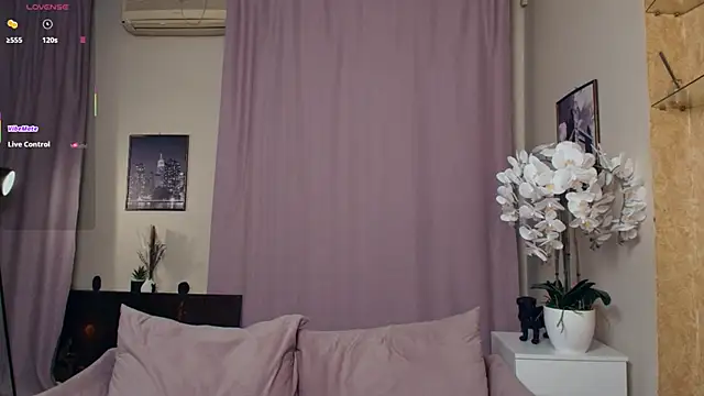 SoonMoor live sex cam