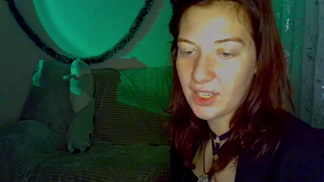 Lily_Ember's cam snapshot