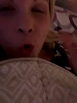 LaRa_forU's cam snapshot