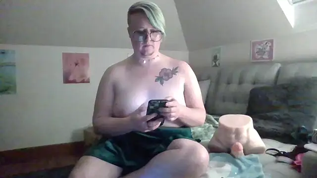 queerlyjaz live sex cam