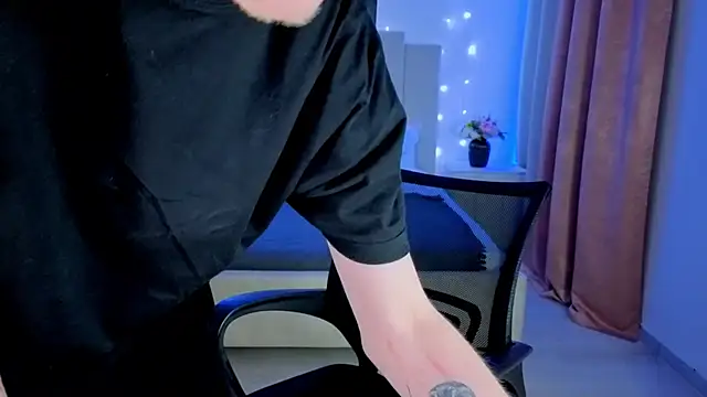 LouieEvans live sex cam