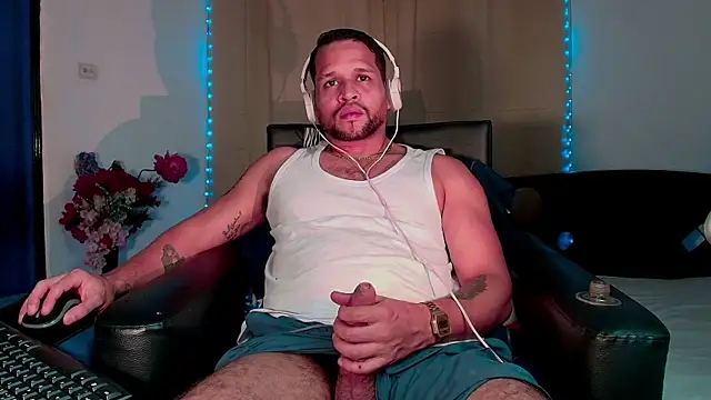 LucasGaeel live sex cam