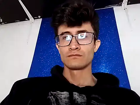 Loggan_donnelly's cam snapshot