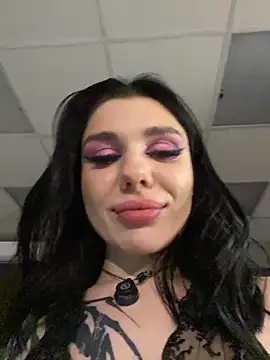 MaeveMoon live sex cam