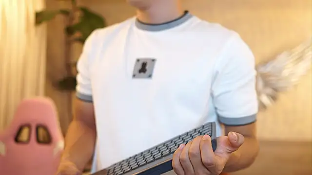 Ethan_occonor's cam snapshot