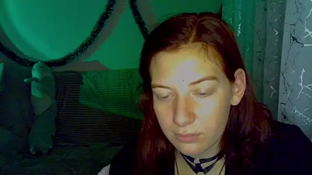 Lily_Ember's cam snapshot