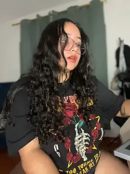 CurlyGirl_1's cam snapshot