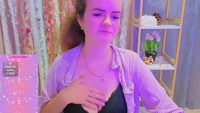 Luisa_Rosee's cam snapshot