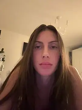 MilaRenee live sex cam