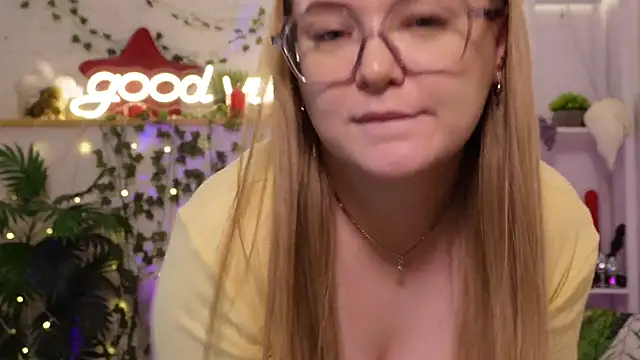 MonicaAsis live sex cam