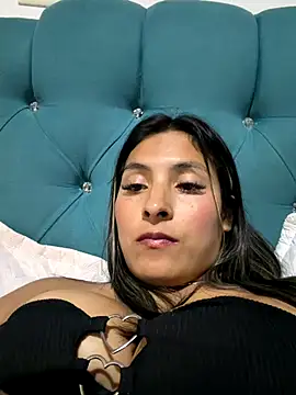 Cami_Leon2's cam snapshot