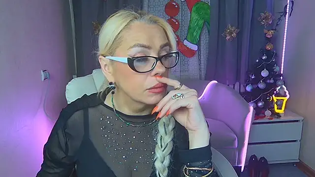 KatrinaCharm's cam snapshot