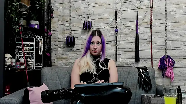 CruelMistress's cam snapshot