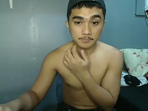 pinoyAdrianneXXX live sex cam