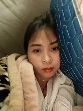 Squirrel-Pear live sex cam