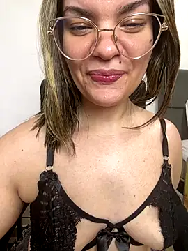 Zyrella live sex cam