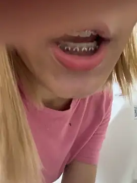 SweetBunnyGF live sex cam