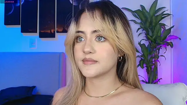 MaryMoon_'s cam snapshot