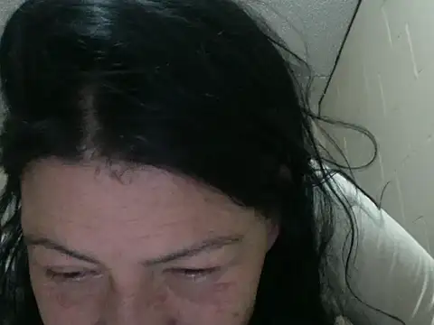 straichathot_08's cam snapshot