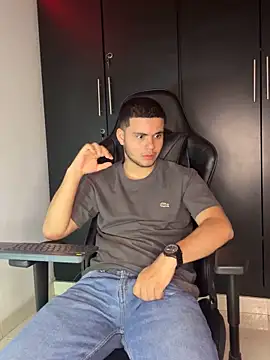 Liam_Mateo's cam snapshot