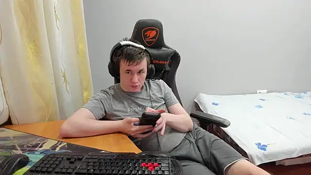 iliaskrislove live sex cam