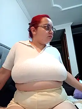 CURVY-HORNY's cam snapshot