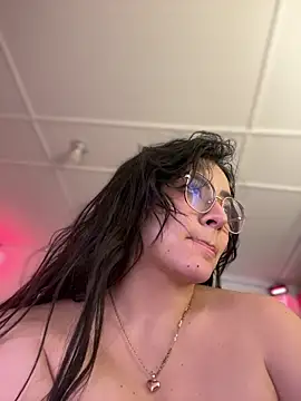 Lia_flowers's cam snapshot