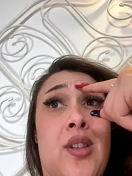 MayaVonDe live sex cam