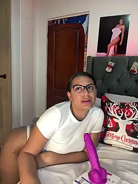 ema_zoe's cam snapshot